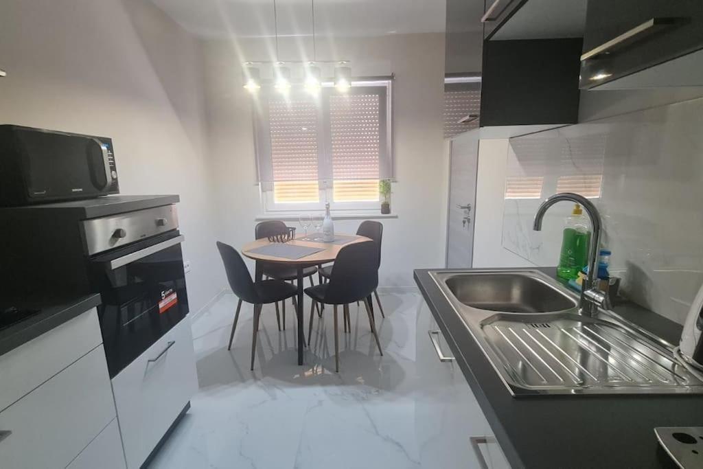 Mias Luxury Apartment Rijeka Luaran gambar