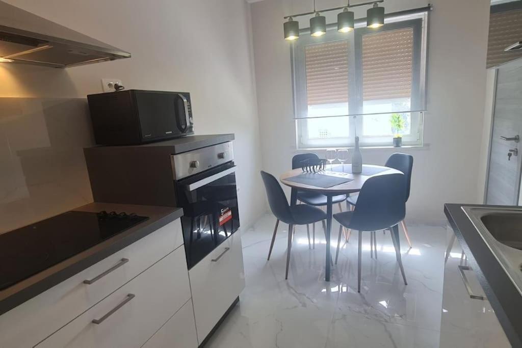 Mias Luxury Apartment Rijeka Luaran gambar